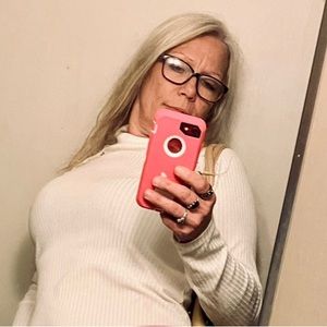 Meet your Posher, Monica